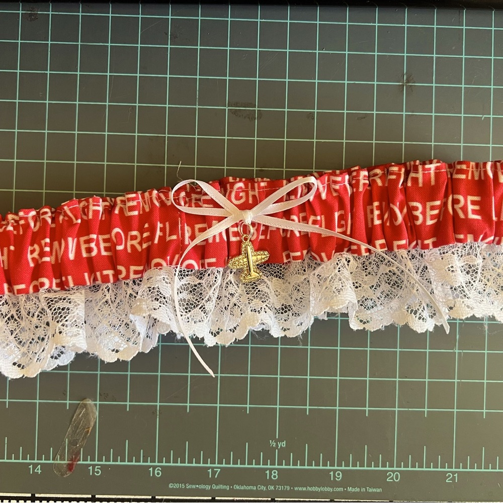 Pilots garter Remove before flight Lace Pilot Wedding Garter. Aviator gift. - Picture 2 of 2